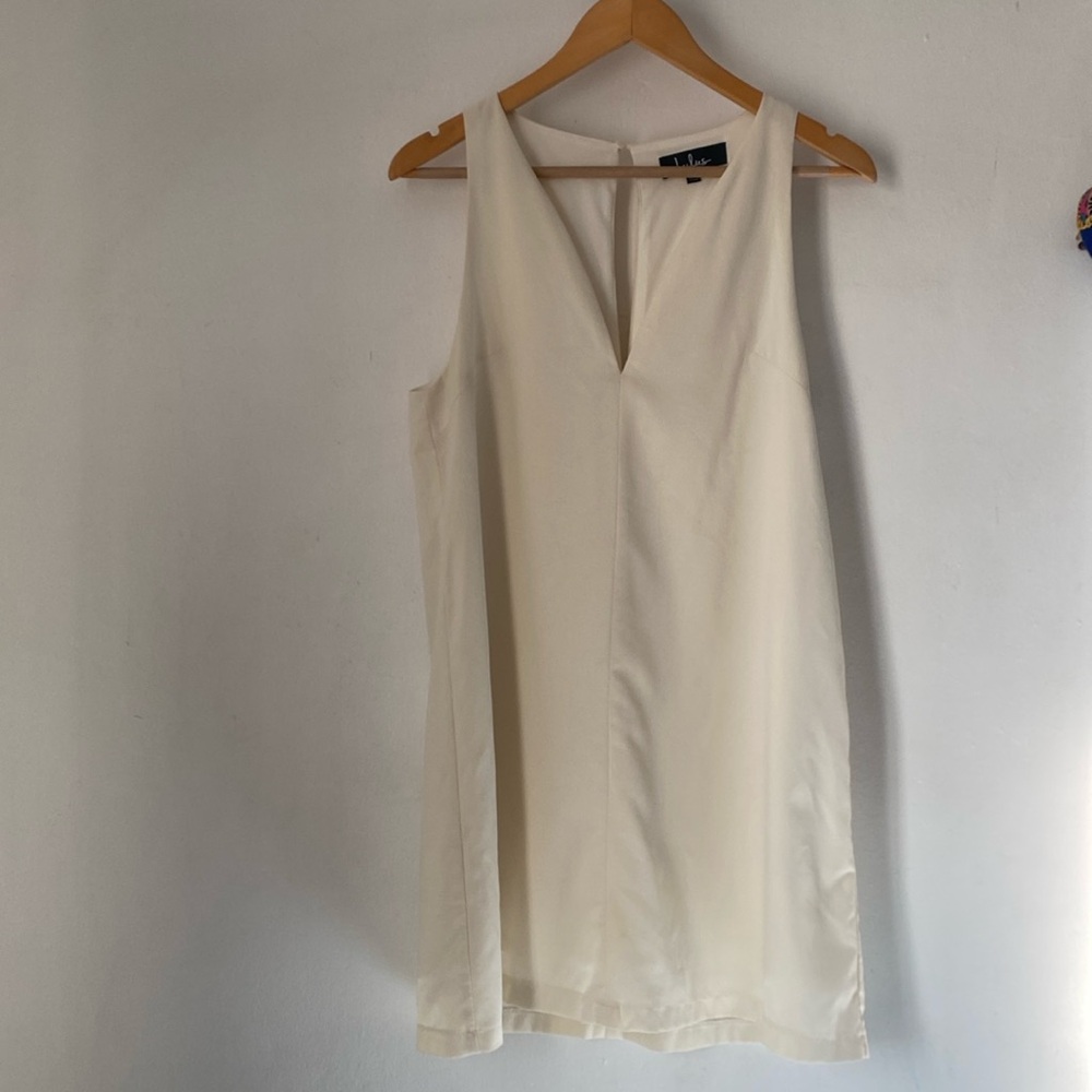 Lulu’s M Plunge Shift Mini Dress As Is